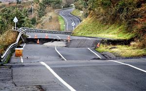 地震后的道路