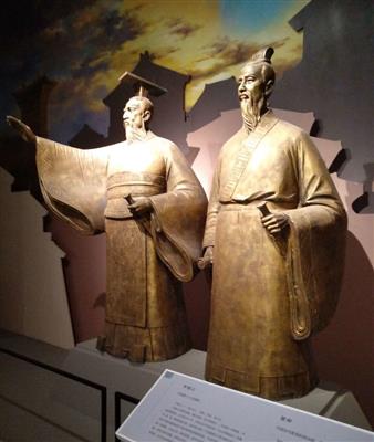 齐桓公和管仲的雕像