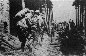 中国军队在台儿庄与侵华日军展开巷战