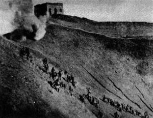 1933年，侵华日军在长城喜峰口遭到中国守军的迎头痛击