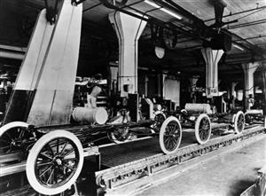 第二次工业革命期间的汽车生产线